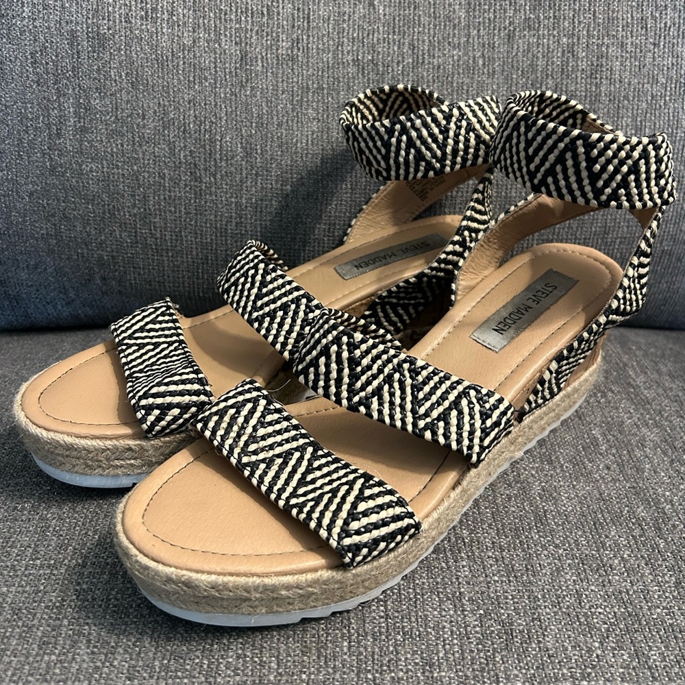 Steve Madden JENNIE Black and White Women's Wedge Sandals size 9.5